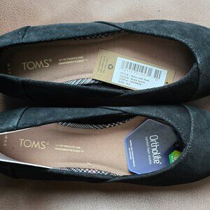 Toms Jutti Neat Black Suede Flats NWT Size 6.5